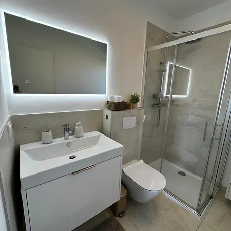 Nina, Tar Appartement